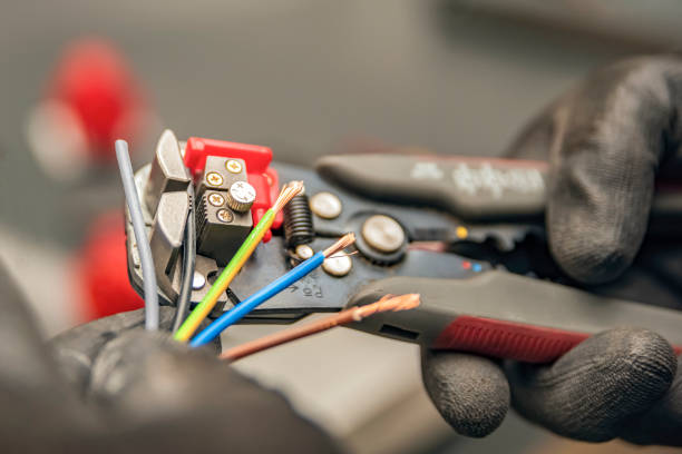 Best Affordable Emergency Electrician  in North Crossett, AR